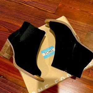 Toms Majorca peep toe bootie
